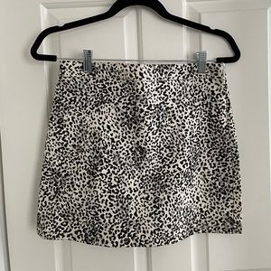 Animal print mini skirt - size M